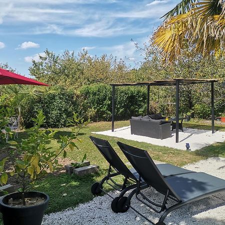 Love Room Avec Spa Nerac Exterior photo