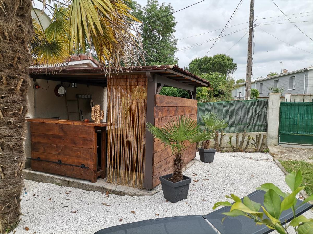 Love Room Avec Spa Nerac Exterior photo