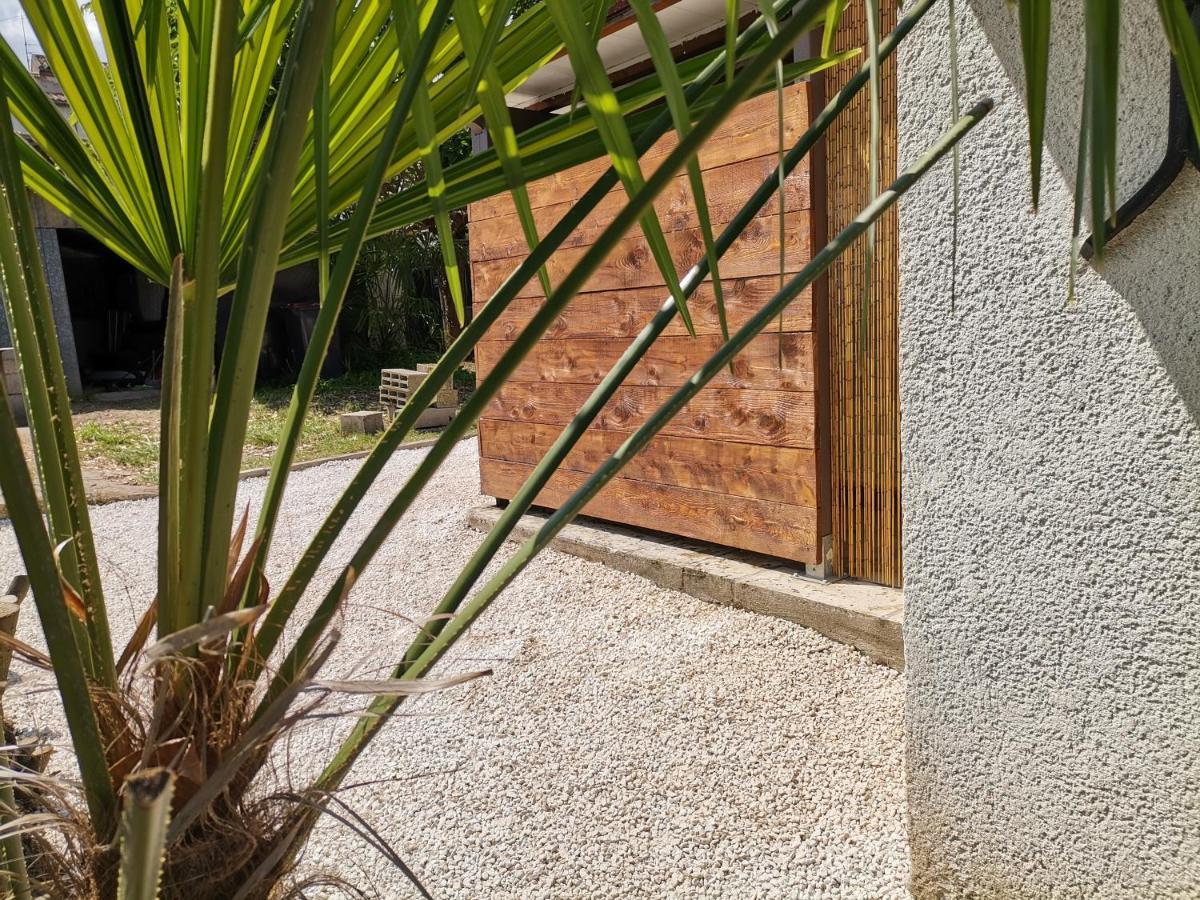 Love Room Avec Spa Nerac Exterior photo