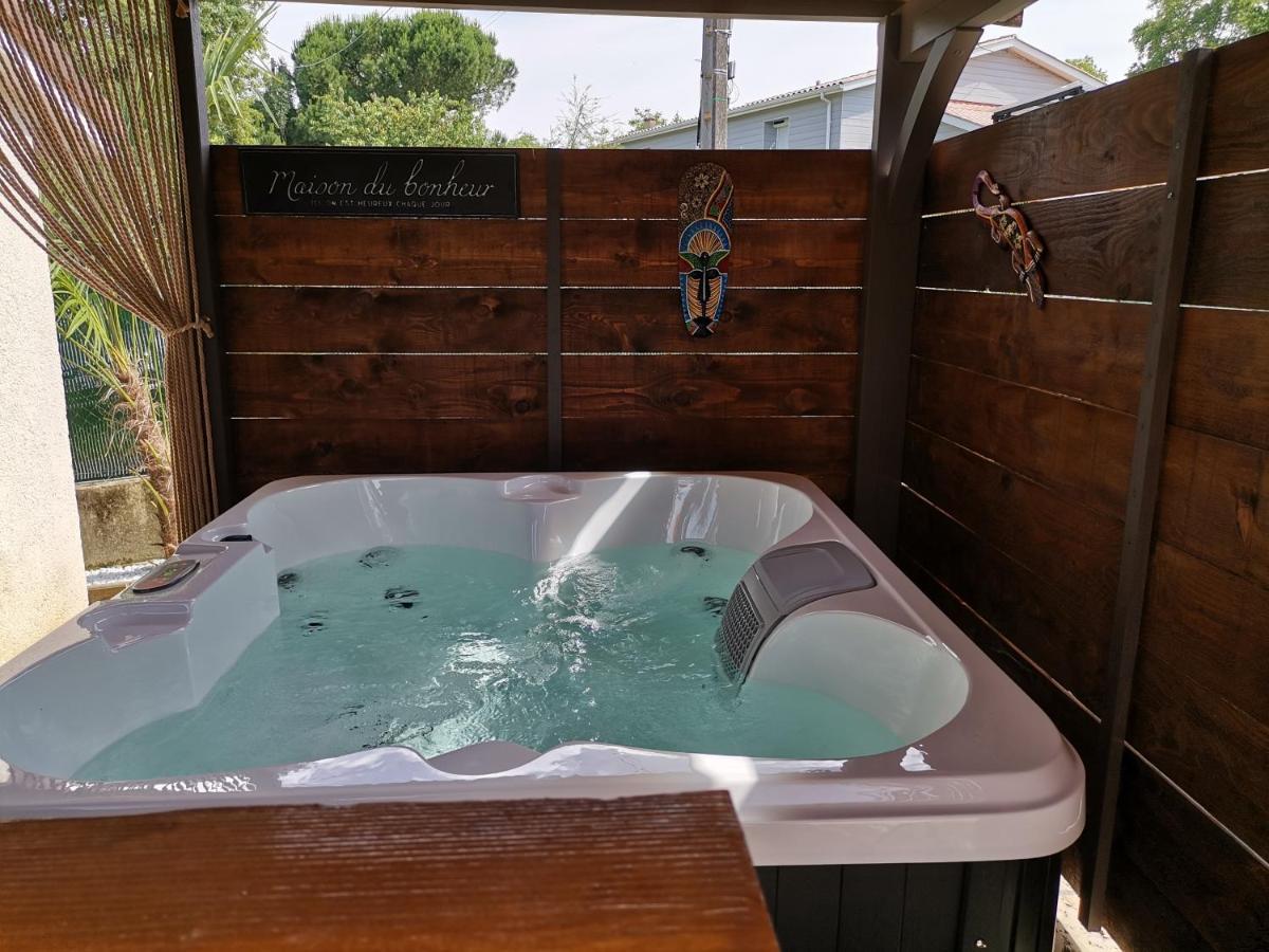 Love Room Avec Spa Nerac Exterior photo
